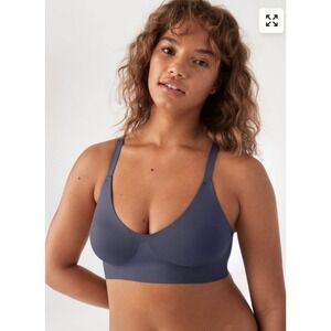 True & Co Soft Form V Neck Adjustable Strap Bra S 32C-D 34A-B Wireless NWT